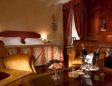 Отель Hotel Real Fini San Francesco Модена