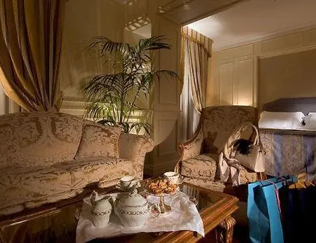 Отель Hotel Real Fini San Francesco Модена